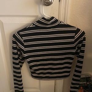Cute Stripped Turtle Neck Crop Top🖤